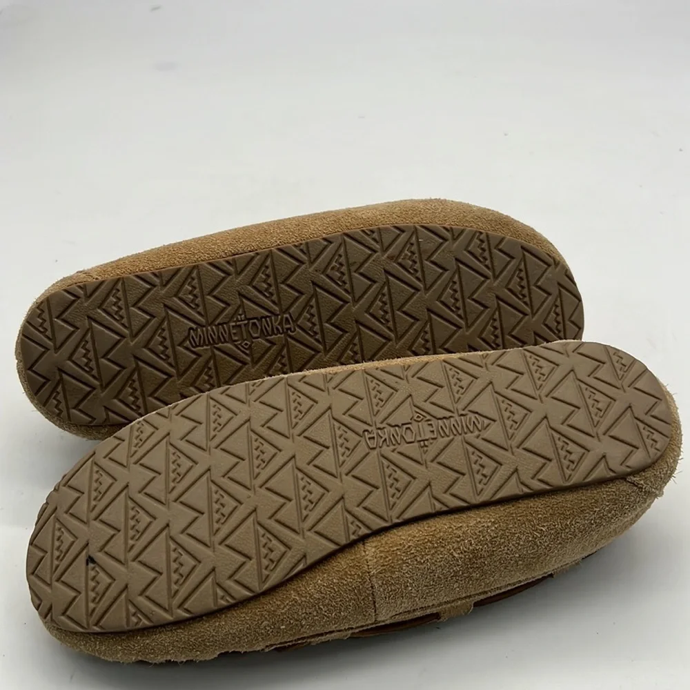 Minnetonka Camel Color Childs Moccasins size 3